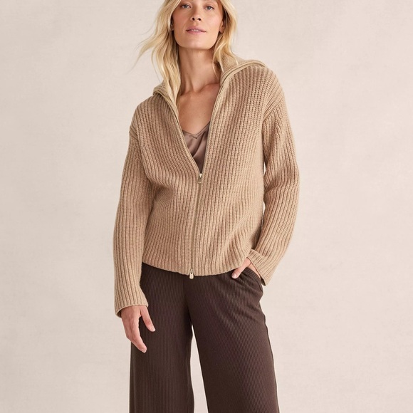 Ann Taylor Sweaters - Ann Taylor zip knit cardigan